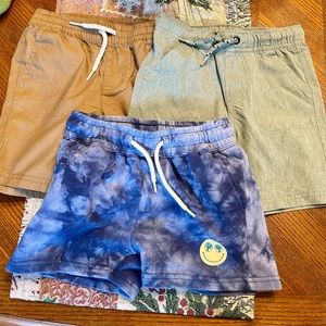 👶🏽Toddler 3T shorts bundle, with BONUS pair of shorts⭐️